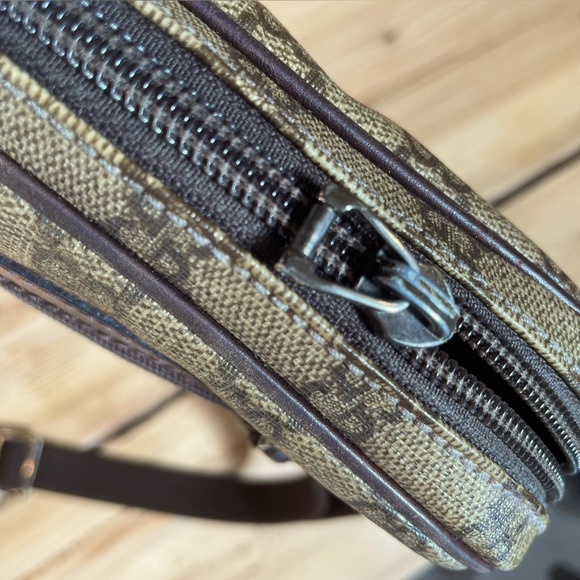 Authentic Gucci Crossbody/Messenger - Picture 4 of 8